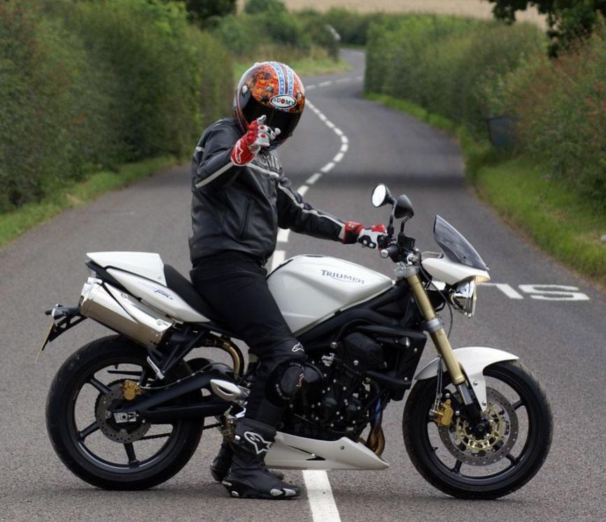 08_Triumph_StreetTriple-132.jpg